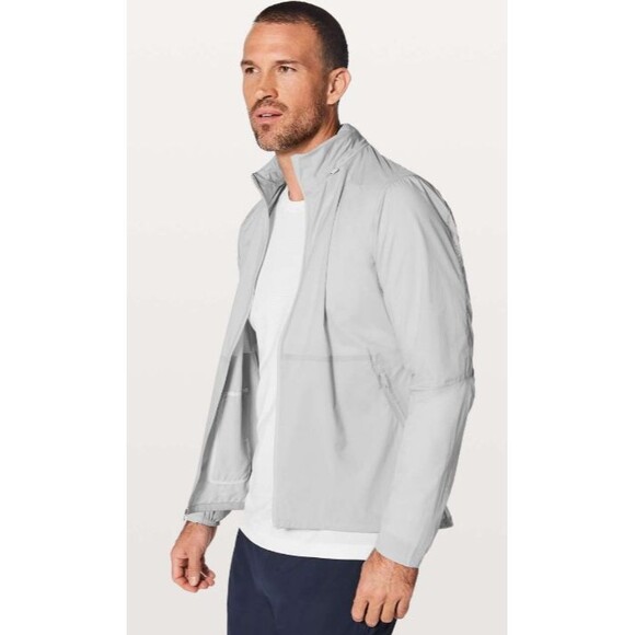 Lululemon Active Jacket Mens Medium Sea Salt Gray Lightweight Running Packable - Picture 1 of 9